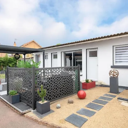 Maison Pour 6. 700m De La